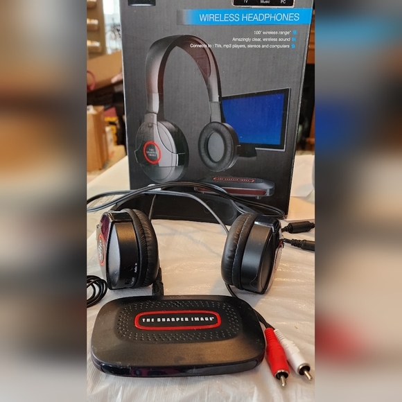 The sharper Image Wireless Headphones - Picture 3 of 14